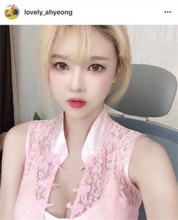 唯美直播间打扑克