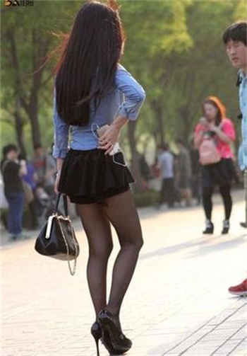 老婆经常参加同学聚会