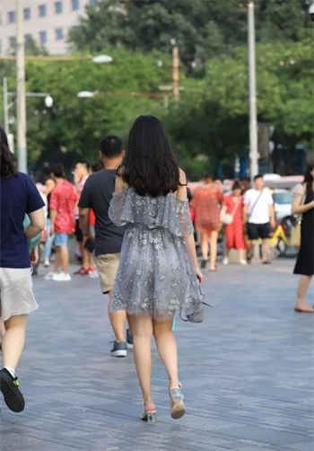 穿到五零被抢亲穿书
