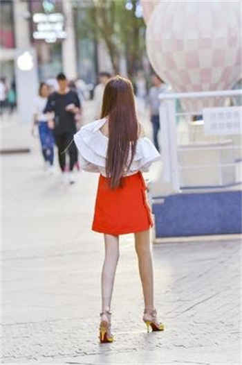 揉胸激烈吻戏的视频