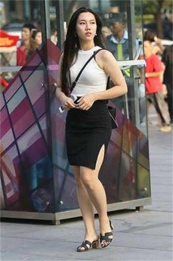 女人脚丫砍下来图片