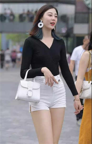 swag麋鹿女主是谁