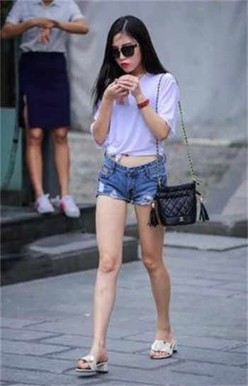 抽的越快声音叫的越大乐乐
