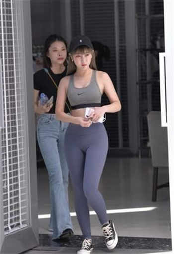 少爷 少夫人早跑了