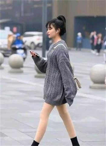 男主走哪儿都抱着女主