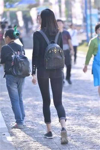 《陆九爷安桃桃》