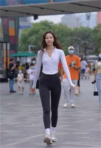 与僧侣交行