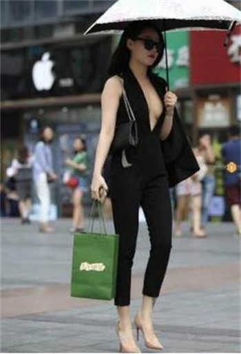 麻豆六人行公寓苏清歌